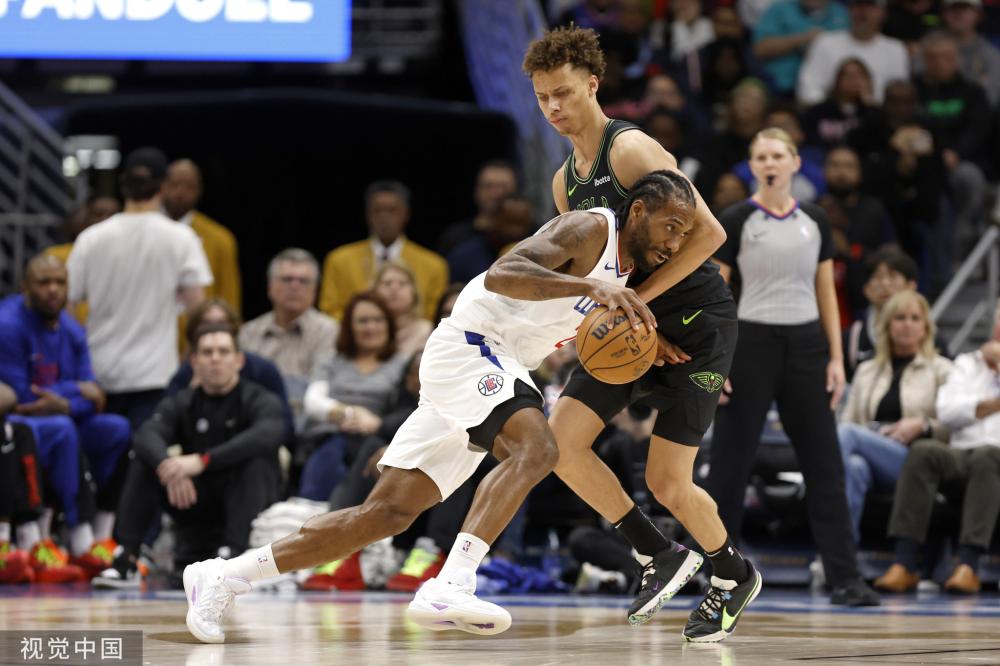 那些站在球 那些站在球