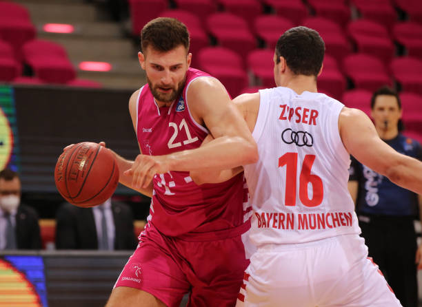 球的赛场上 球的赛场上